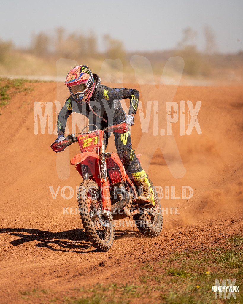 866A4317 | mxndyyvipix