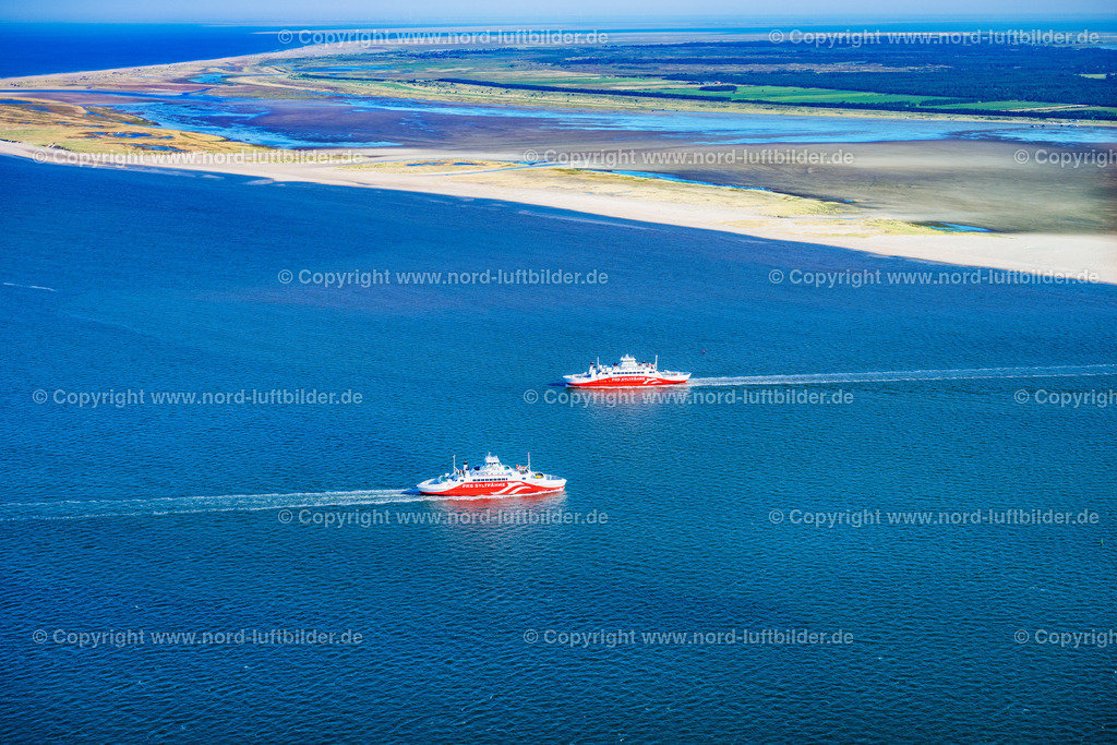 Sylt_FRS_Fähren_ELS_7304280824280824 | LIST 28.08.2024 Begegnung beider- Schiffe der FRS Syltfähre zwischen in List und Römö auf Sylt im Bundesland Schleswig-Holstein, Deutschland. // Encounter of both ships of the FRS Sylt ferry between in List and Romo on Sylt in the state Schleswig-Holstein, Germany. Foto: Martin Elsen