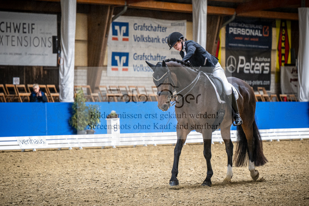 DOS_2396 | Entdecke hochwertige Reitturnierfotos von Foto Oger. Professionell, emotional und authentisch – jetzt Lieblingsmomente im Shop bestellen.Deutschlandweite Turnierfotografie. - Realisiert mit Pictrs.com