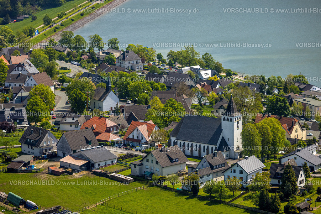 Sundern230504566Langscheid | Luftbild, Kath. Kirche Antonius und Alte Langscheider Kapelle St. Antonius in Langscheid am Sorpesee, Langscheid, Sundern, Sauerland, Nordrhein-Westfalen, Deutschland