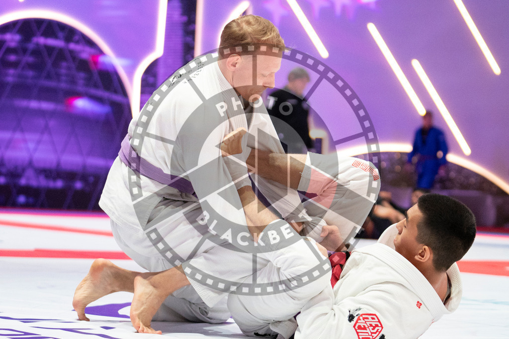 20231109PBB5005 | Fighters compete during the AJP World Professional Championship in the Mubadala Arena in Abu Dhabi, Arab United Emirates, on November 9, 2023.