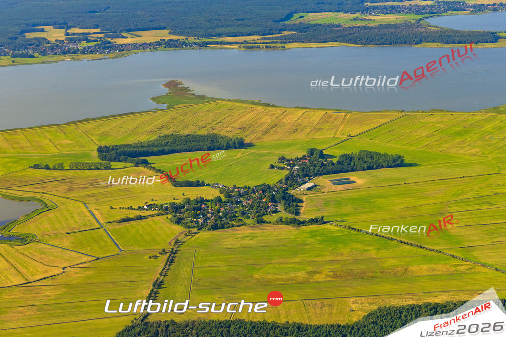 Luftaufnahme Michaelsdorf Fuhlendorf - Die Luftaufnahme wurde 2025 vom UL-Flugzeug heraus erstellt ( ohne Drohne ) - Hochauflösende Luftaufnahme - für professionelle Ausdrucke geeignet. Die Geschenkidee !Mit Lizenz und Bildrechte bestellbar