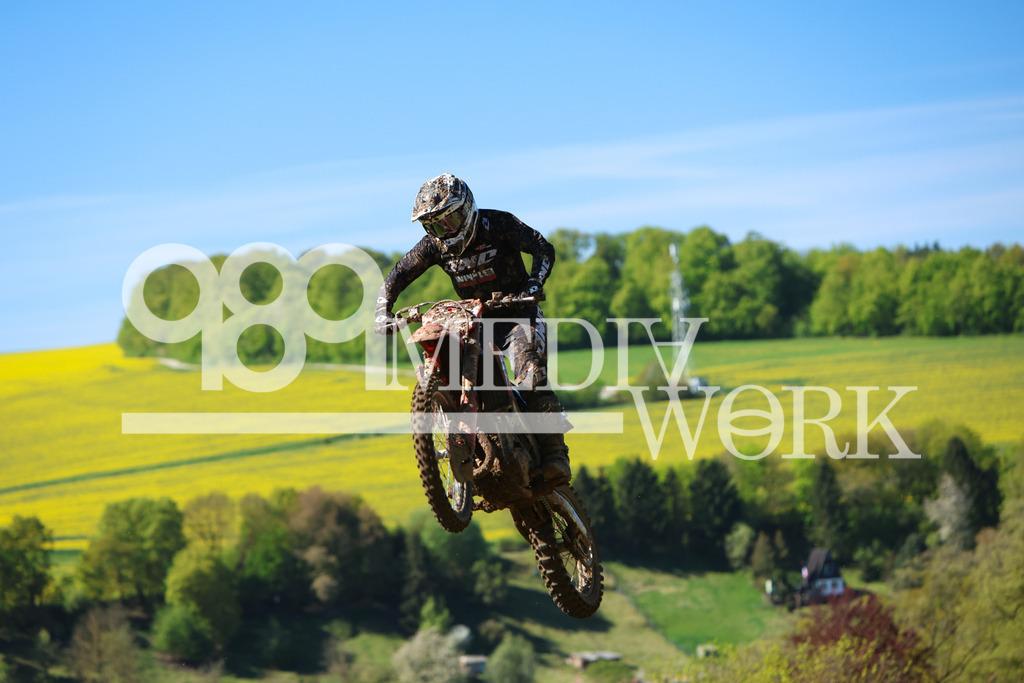 5E6A5787 | 989 MEDIAWORK