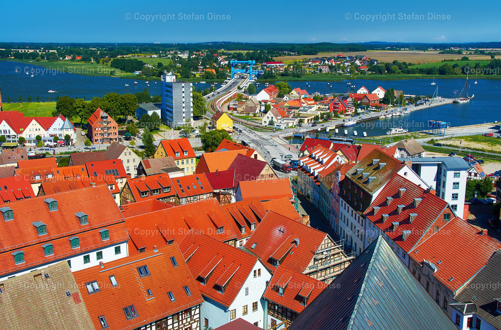 _DSC5145 | Findlinge im Eis, Zeesenboote bei der Traditionsregatta, eine Seebrücke im Sonnenaufgang - mit den Bildern aus dieser Galerie erhalten Sie wunderschöne Aufnahmen über das ganze Jahr. Ein tolles Produkt zum Verschenken, Werben oder zum Träumen vom nächsten - Realisiert mit Pictrs.com