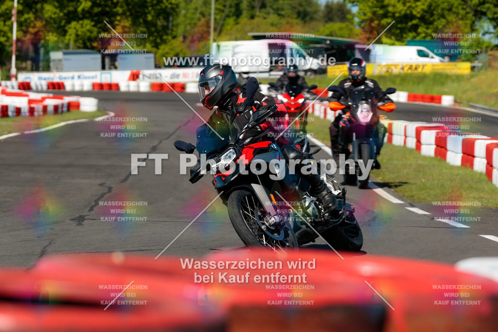 Moto-TeamOBK-21631 | Hier findet Ihr Bilder von Touristenfahrten auf der Nürburgring Nordschleife oder von anderen Veranstaltungen die ich besucht habe. Viel Spass beim Durch Schauen 