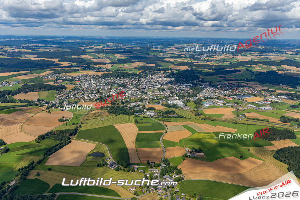 Aktuelles Luftbild von  Helmbrechts Kauf mit Lizenz / Bildrechten möglich- Die Luftaufnahme wurde 2021 mittels UL-Flugzeug erstellt ( keine Drohne ) - hochauflösende Kamera-Systeme von  Canon -Beste Qualität - Für grossformatige Ausdrucke geeignet. Die Geschenkidee !