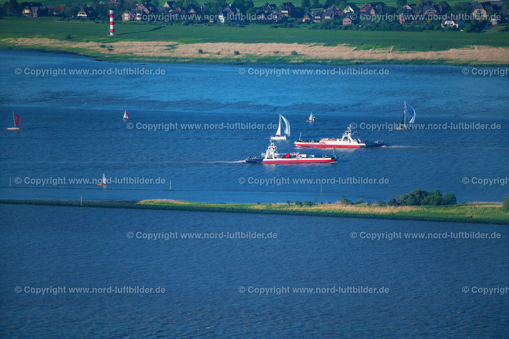 Glückstadt_Elfähren_Wihelm_Krooss_und_Wischafen_ELS_8275140522 | GLüCKSTADT 14.05.2022 Fahrt zweier Fähr- Schiffes der " ElbfähreWischhafen " in Wischhafen im Bundesland Niedersachsen, Deutschland. Weiterführende Informationen bei: FRS Elbfähre Glückstadt Wischhafen GmbH. // Ride a ferry ship " Elbfaehre Wischhafen " in Drochtersen in the state Lower Saxony, Germany. Further information at: FRS Elbfaehre Glueckstadt Wischhafen GmbH. Foto: Martin Elsen