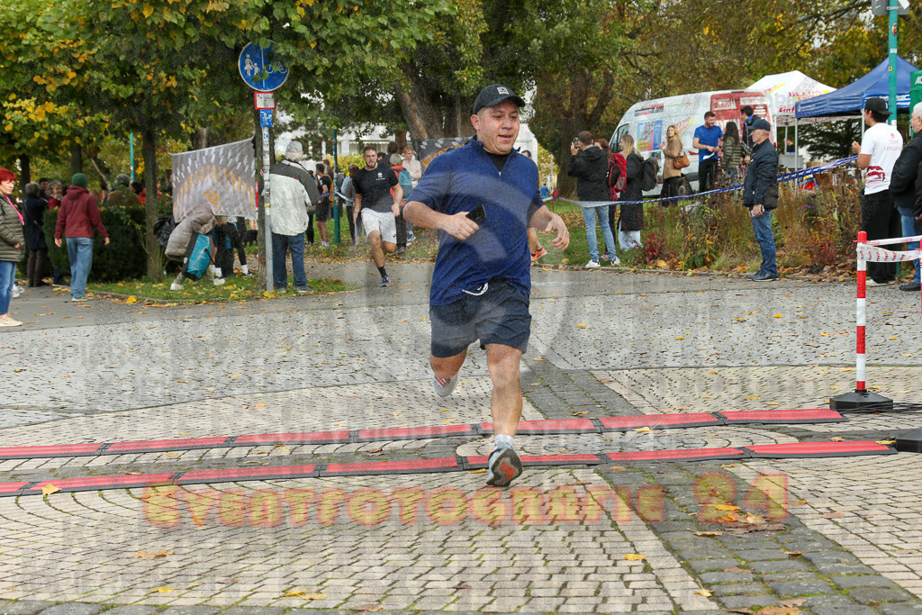 241020_1104_EX1_0870 | Sportfotografie im Rhein-Sieg Kreis, Köln, Bonn, NRW, Rheinland Pfalz, Hessen, etc. Unser Tätigkeitsfeld umfasst den Laufsport vom Volkslauf über den Marathon, Duathlon, Triathon bis zum Ultralauf wie Kölnpfad Ultra oder Schindertrail.