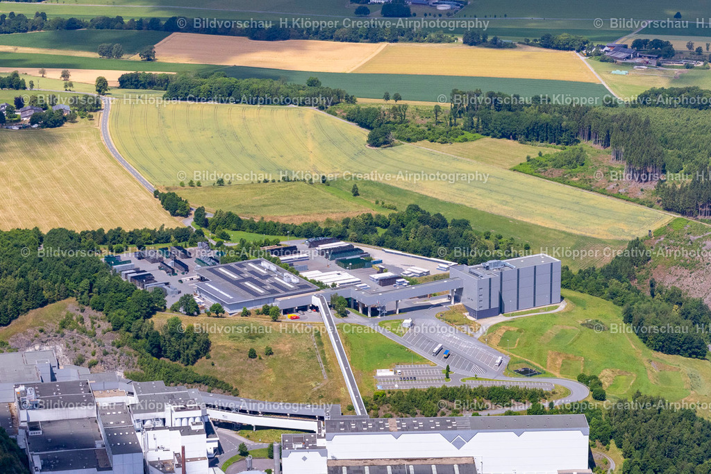 Luftbild Grevenstein-5058 | Luftbild Bierbrauerei- Werksgelände der Veltinsbrauerei in Grevenstein im Bundesland Nordrhein-Westfalen - Realisiert mit Pictrs.com