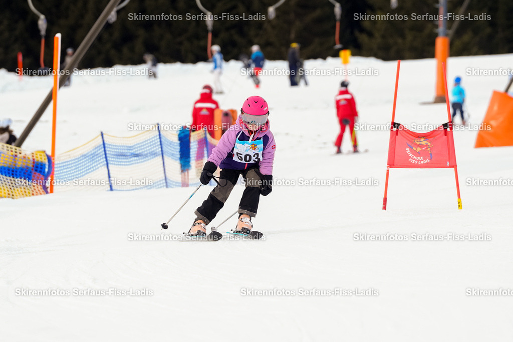 SRF_02.01.2026_0832 | Skirennfotos,Serfaus,Fiss,Ladis,Kinderskirennen,Winter,Tirol,Oberland,skirace,SFL,feelfree,weil wir's genießen,ski,Ski,skifahren,Sonnenplateau, - Realisiert mit Pictrs.com