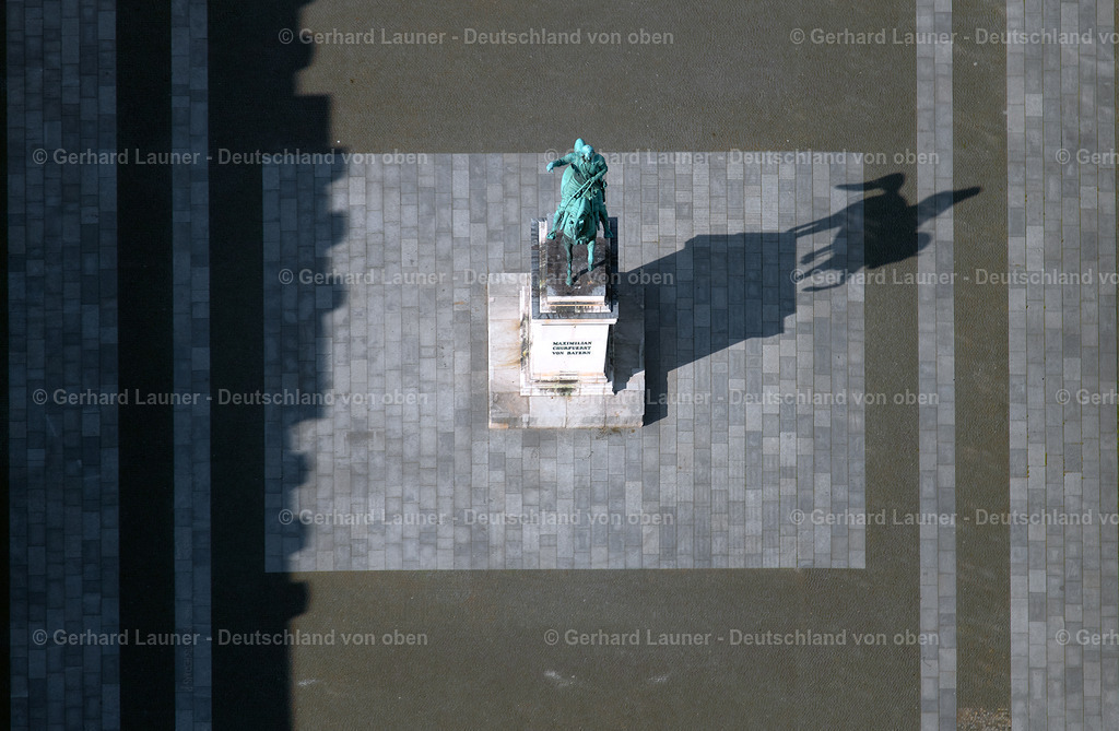 4025216 | Reiterdenkmal am Wittelsbacher Platz, München im Bundesland Bayern
