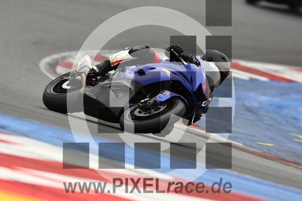 0110-20240329_02365 | Schöne Erinnerungen an spannende Momente - das festzuhalten ist unser Job. PIXELrace.de ist seit 2003 auf den Rennstrecken Europas unterwegs um die Action draußen beim Fahren und die wunderbare Stimmung imm Fahrerlager für euch einzufangen.