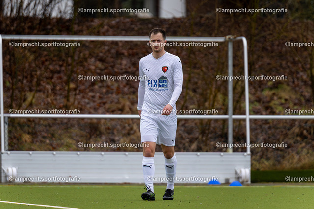 Fußball I Herren I Saison 2025-2026 I Landesfreundschaftsspiel I SC Rönnau - SSG Rot-Schwarz Kiel 098 | Justus Kiewald (4, SSG Rot-Schwarz Kiel) - Realisiert mit Pictrs.com