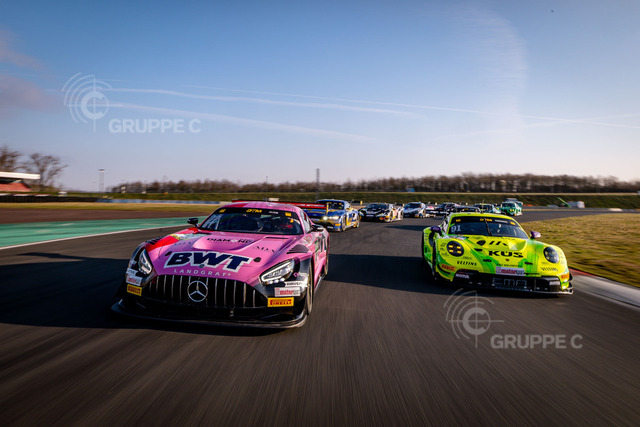 DTM025_040208313104075TU_TU_TU | DTM, Testfahrten Oschersleben 2025 - Foto: Gruppe C Photography; #22 Mercedes-AMG GT3, Mercedes-AMG Team Landgraf: Lucas Auer; #91 Porsche 911 GT3 R (992), Manthey EMA: Thomas Preining - Realisiert mit Pictrs.com