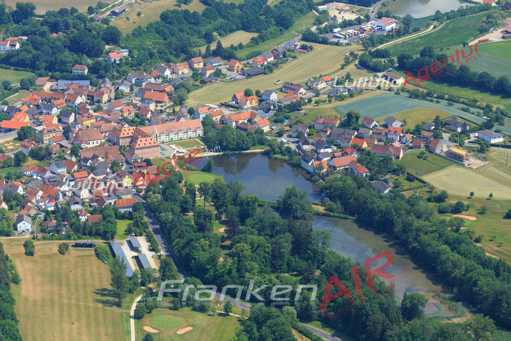 Luftbild von Reichmannsdorf Schluesselfeld - Luftaufnahme wurde 2015 von https://frankenair.de mittels Flugzeug (keine Drohne) erstellt - die Geschenkidee