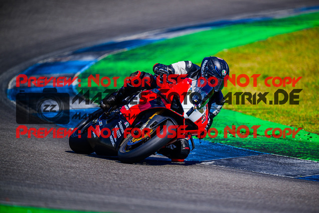 MaZZes_FotoMatrix_240520_6007705_5659 | WEISS