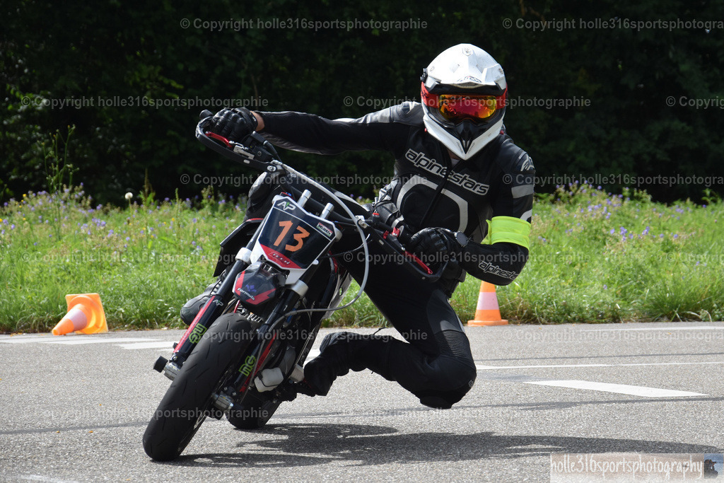 DSC_0656 | Sportfotografie , Motorsport, Motoross, Reitsport, Mointainbike, Enduro,
Landschaft , Outdoor, Eventfotografie, Landschaft, Bilder online bestellen - Realisiert mit Pictrs.com