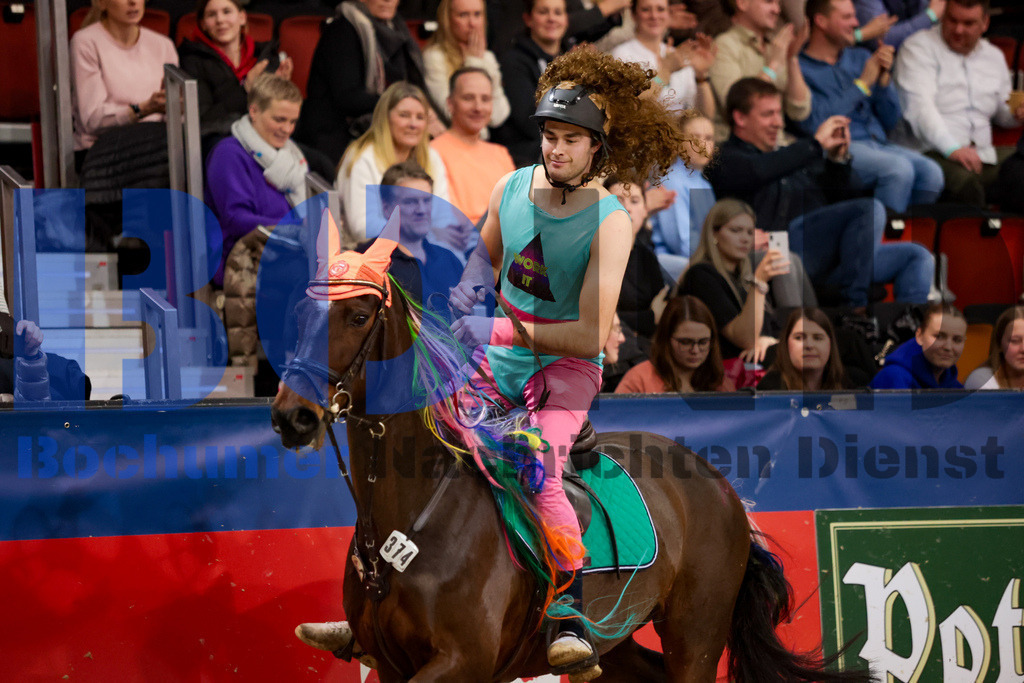 Agravis Cup 2024 - Kostuemspringen {date} -  | {headline}



(Foto: Sebastian Sendlak / BOND)

 - Realisiert mit Pictrs.com