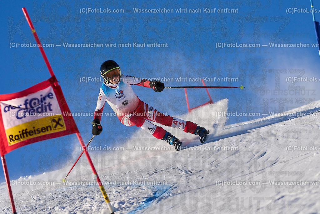 ALP3340_MASTERS-Cup_GS-C Damen_Kumnig Hanna | (C)FotoLois.com, Alois Spandl. FIS Masters-Cup Wildschönau, Giant Slalom auf der Piste Schatzberg GS, Siegerehrung auf dem Dorfplatz Niederau, Sa 13. Januar 2024.