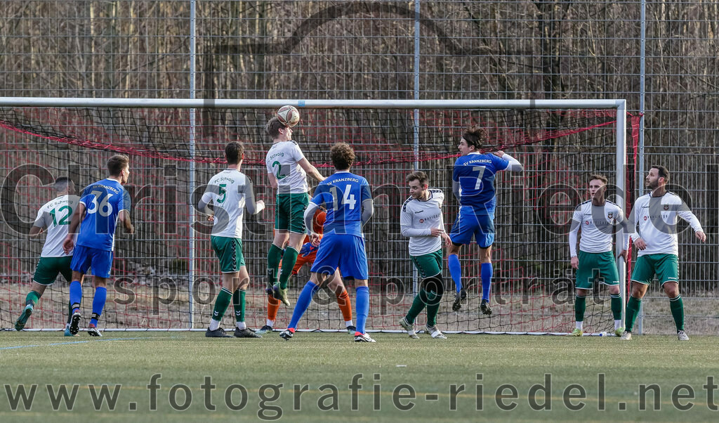 2024-02-17_023_FC_Schwaig_gegen_SV_Kranzberg | Marzling, Deutschland, 17.02.2024:
Fußball, Landesliga Südost 2023 / 2024, Testspiel, FC Schwaig gegen SV Kranzberg, Endergebnis: 4:1

Konstantinos Michail (FC Schwaig, #12), Sebastian Schredl (SV Kranzberg, #36), Mario Simak (FC Schwaig, #5), Tobias Jell (FC Schwaig, #2), Thomas Kopp (SV Kranzberg, #14), Tobias Bartl (FC Schwaig, #37), Levi Peis (SV Kranzberg, #7), Leon Roth (FC Schwaig, #21)

Foto: Christian Riedel / fotografie-riedel.net