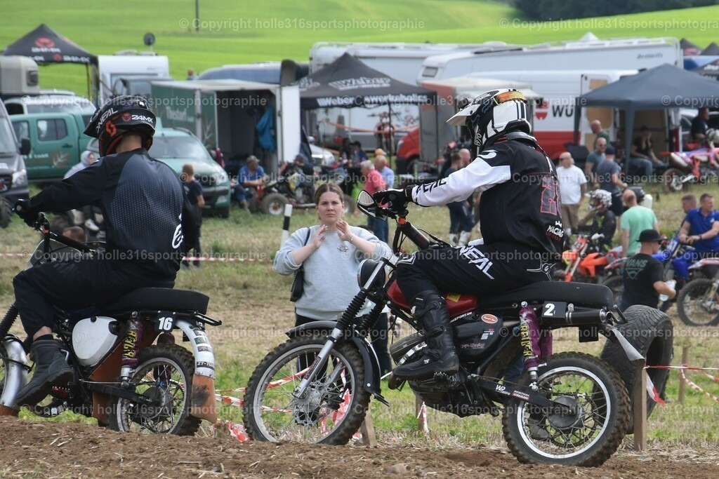 DSC_1015 (2) | Sportfotografie , Motorsport, Motoross, Reitsport, Mointainbike, Enduro,
Landschaft , Outdoor, Eventfotografie, Landschaft, Bilder online bestellen - Realisiert mit Pictrs.com