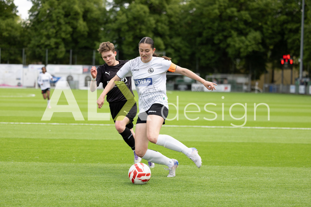 Fußball I Frauen I Saison 2025-2026 I Frauen 3. Liga | FVRZ Gruppe 2 | 18. Spieltag I Spielvereinigung Schaffhausen Damen 1 - Team Furttal Zürich I 17.05.2026 | Hochwertige Sportfotos kaufen & lizenzieren für Medien, Vereine, Agenturen & Sportler:innen. Entdecke professionelle Sportfotografie im Bildshop von Alexander Franzen. - Realisiert mit Pictrs.com