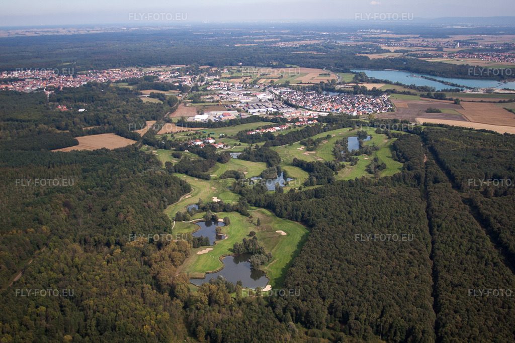 Vue aérienne: Soufflenheim, Baden-Baden Club de golf de Soufflenheim à Schirrhein dans le département Bas Rhin, France – .Photo: IMG_53519.jpg prise le 30/09/2012 par Werner Riehm/FLY-FOTO.eu – Résolution de l'original: 4752 x 3168 px
