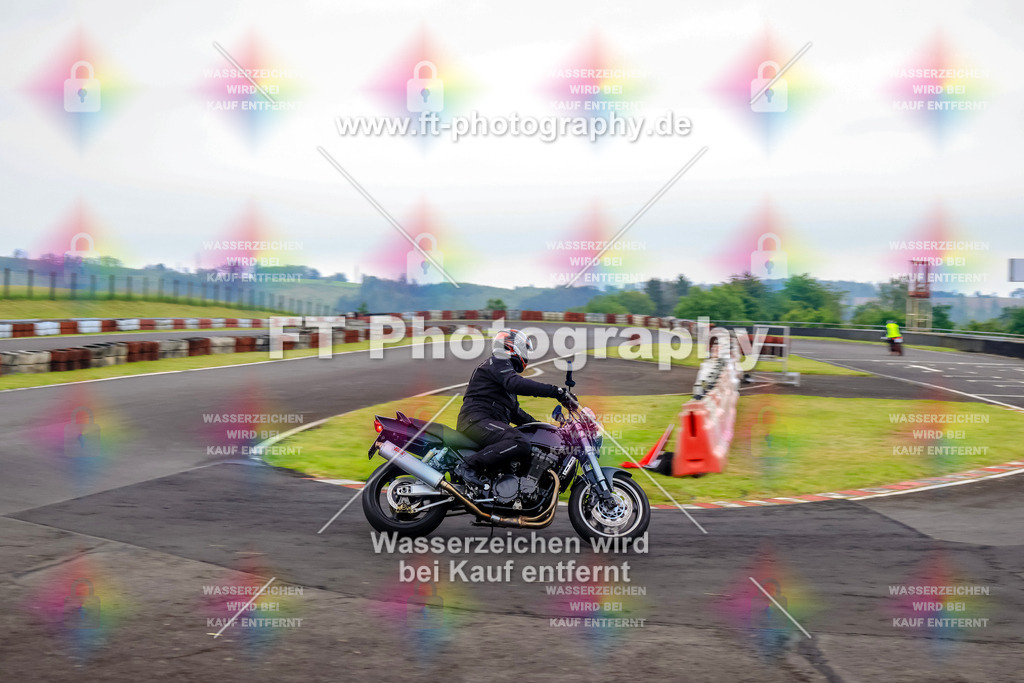 OBK-5259 | Hier findet Ihr Bilder von Touristenfahrten auf der Nürburgring Nordschleife oder von anderen Veranstaltungen die ich besucht habe. Viel Spass beim Durch Schauen 