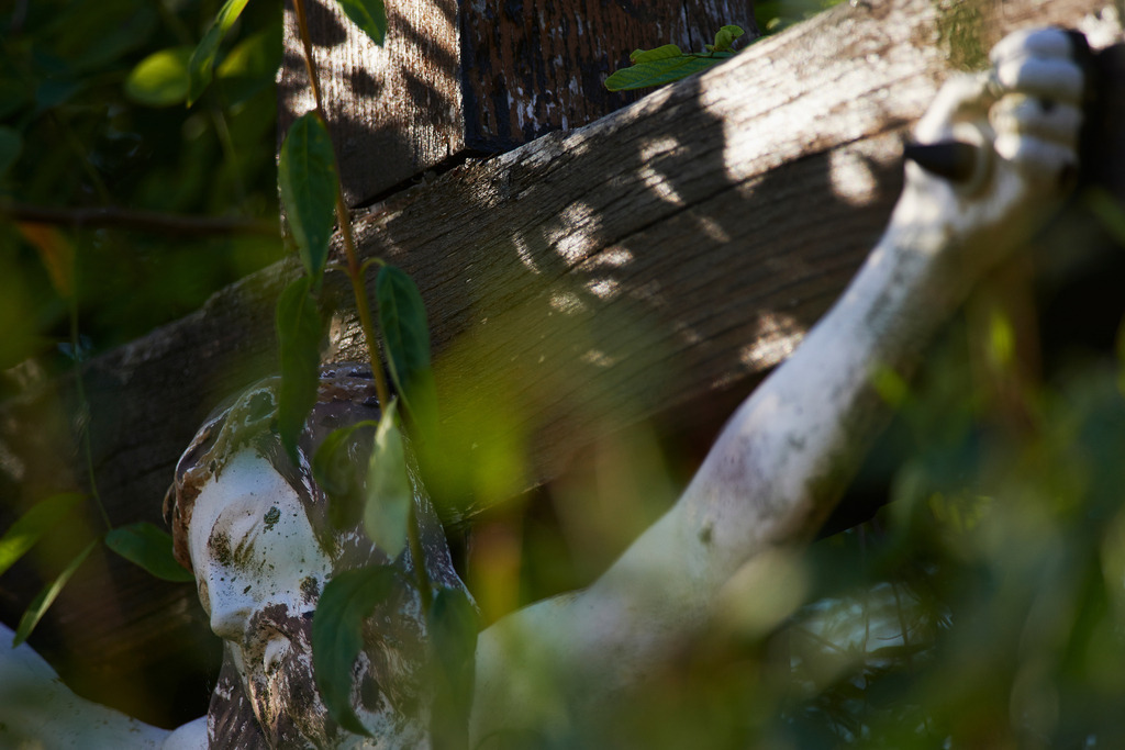 Jesus am Kreuz | Seebarn, Austria - August 22, 2013: Kellergasse-Kellerweg; Jesus am Kreuz. - Realisiert mit Pictrs.com