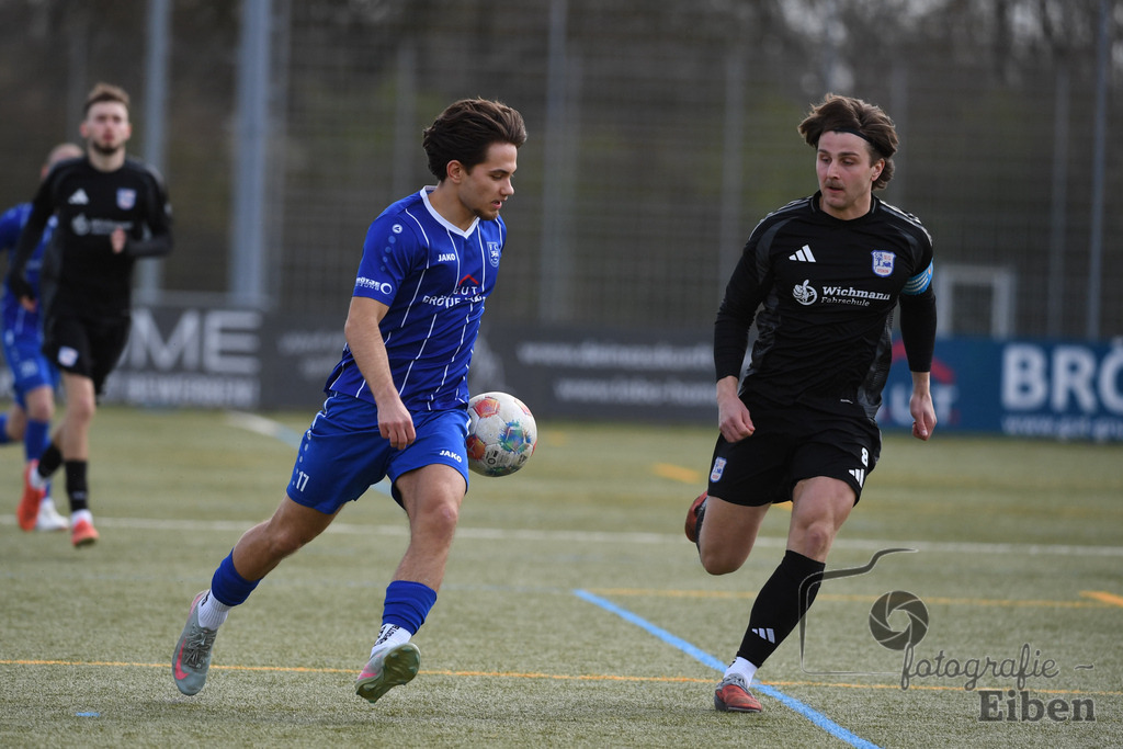 FC Rastede-VFl Stenum | Herren Bezirksliga 2; FC Rastede (blau)-VFL Stenum (schwarz) am 29.03.2026 in Rastede (Sportanlage Köttersweg), Photo: Philip Eiben 2026 - Realisiert mit Pictrs.com