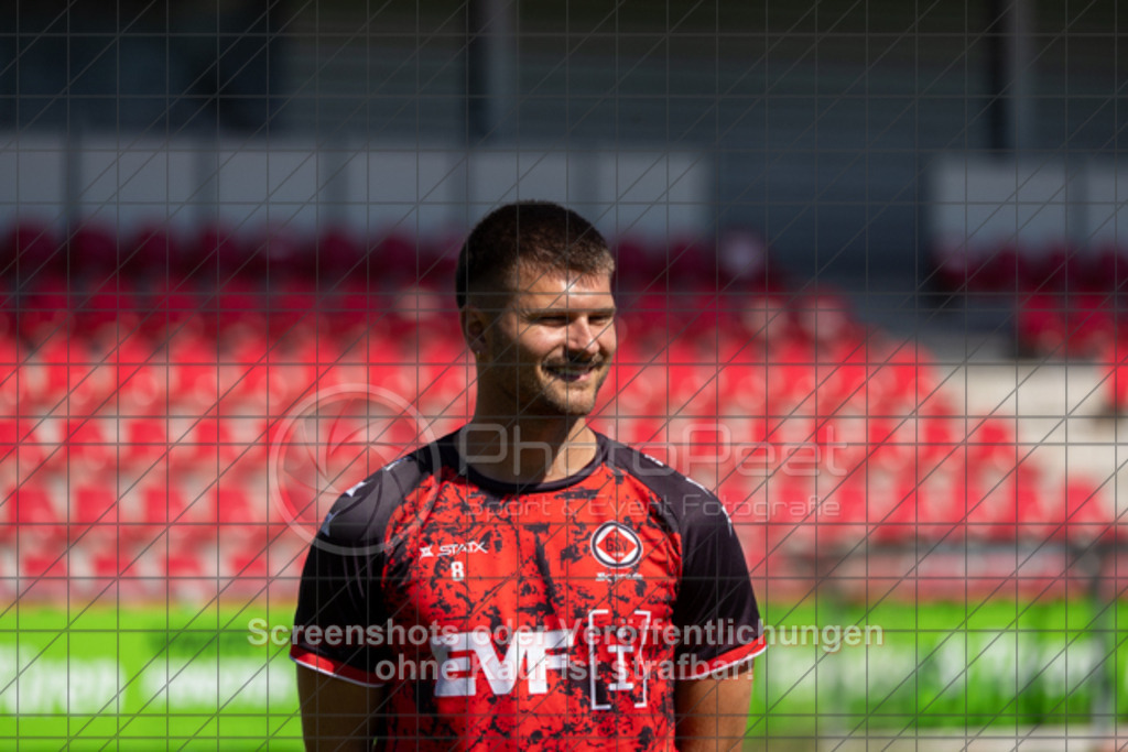 20250629_102537_0022 | #,1.Göppinger SV, Fussball, Oberliga BW - Trainingsauftakt, Saison 2025/2026, Rasensportplatz Stadion SV Göppingen, Hohenstaufenstr. 116, 73033 Göppingen, 29.06.2025 - 10:30 Uhr,Foto: PhotoPeet-Sportfotografie/Peter Harich
