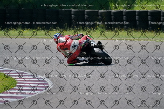 26BT01-0868 | markuskiefer.com - Realisiert mit Pictrs.com