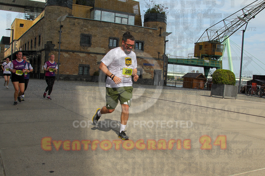 250920_1333_EV4_6057 | Sportfotografie im Rhein-Sieg Kreis, Köln, Bonn, NRW, Rheinland Pfalz, Hessen, etc. Unser Tätigkeitsfeld umfasst den Laufsport vom Volkslauf über den Marathon, Duathlon, Triathon bis zum Ultralauf wie Kölnpfad Ultra oder Schindertrail.