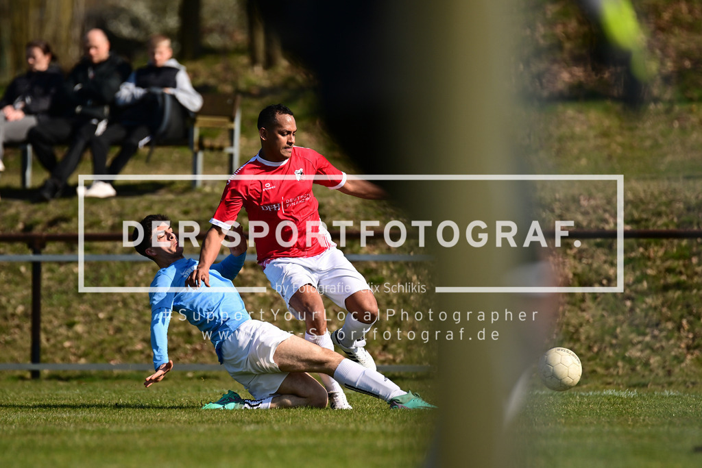 Fußball I Herren I Saison 2025-2026 I 4. Kreisklasse I 13. Spieltag I TSV Stelle II - TSV Winsen-Luhe III I 127343 | Der Sportfotograf. - Realized with Pictrs.com