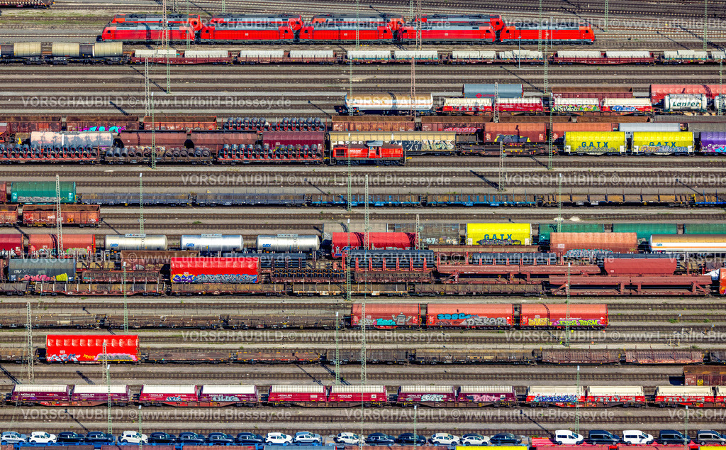Hagen240504118 | Luftbild, Güterwaggons und Güterzüge auf dem Rangierbahnhof Hagen-Vorhalle in bunten Farben, Formen und Farben, Vorhalle, Hagen, Ruhrgebiet, Nordrhein-Westfalen, Deutschland