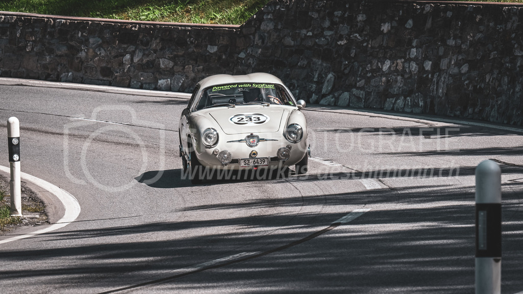 19. Arosa ClassicCar 2023 - 2. September 2023 | 19. Arosa ClassicCar 2023
Arosa, Schweiz
Egloff Rénald aus Küssnacht mit der Startnummer 233 in einem Fiat Abarth Zagato 750 GT Corsa, Jahrgang 1957, in der Klasse Classic Trophy.
@arosaclassiccar, @arosa.official, #arosaclassiccar, #arosa, #76curves, #classiccar
Bild: Sportfotografie Markus Aeschimann | www.markus-aeschimann.ch - Realisiert mit Pictrs.com