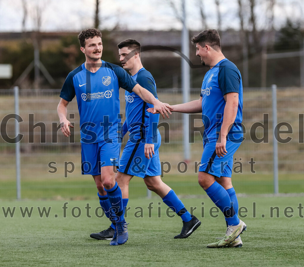 2024-02-24_090_FC_Langengeisling_gegen_FC_Walkertshofen | Erding, Deutschland, 24.02.2024:
Fußball, Bezirksliga Oberbayern Ost 2023 / 2024, Testspiel, FC Langengeisling gegen FC Walkertshofen, Endergebnis: 5:3

Michael Faltlhauser (FC Langengeisling, #4), Florian Rupprecht (FC Langengeisling, #11)

Foto: Christian Riedel / fotografie-riedel.net