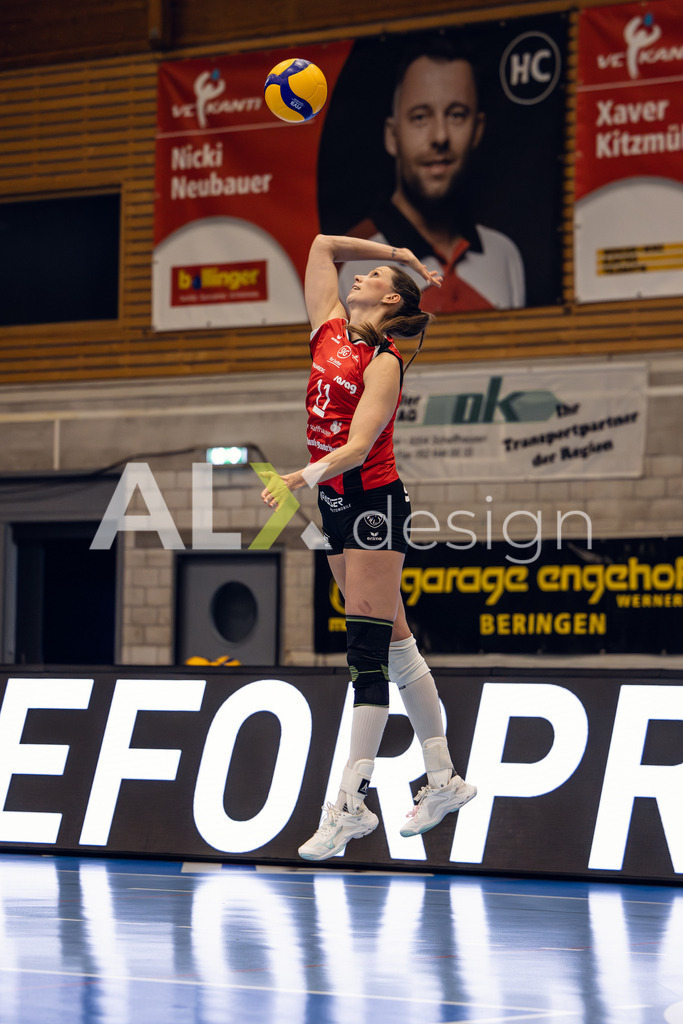 Volleyball I Frauen I Saison 2025-2026 I Volleyball NLA | Women I Round 14 I VC Kanti Schaffhausen - NLZ Volleyball Academy Zürich I 16.01.2026 | VC Kanti Schaffhausen - 11 Kateřina Holásková (CZ) – Mitte - Realisiert mit Pictrs.com