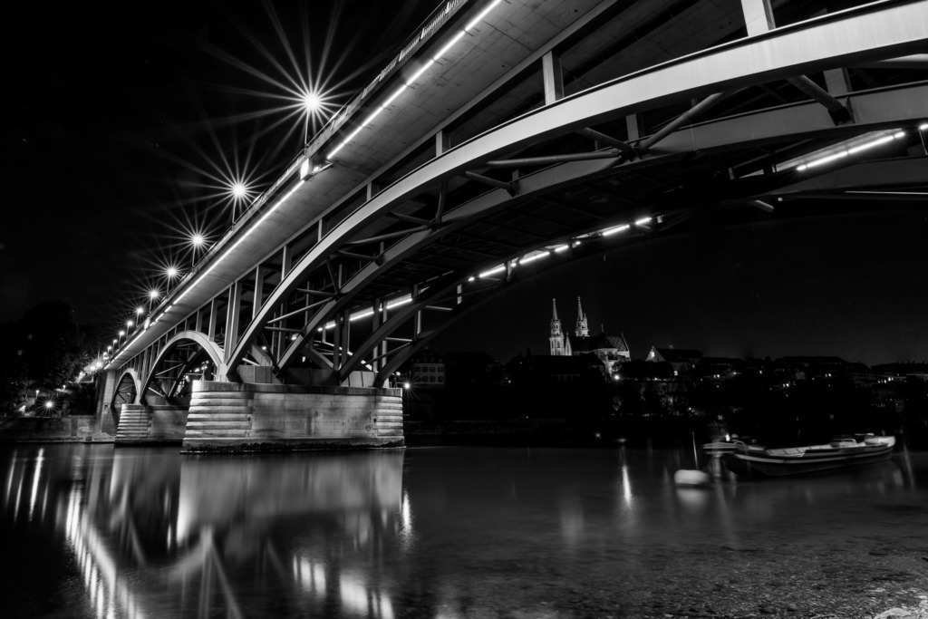 Wettsteinbrücke, Basel | Schöne Fotografien aus der Stadt und der Natur zum bestellen oder selber hochladen. Druck auf Foto, Postkarte, Kalender, FineArt Hahnemühle, Alu-Dibond , Akustikbilder zur Absorption von Schall und Lärm etc. - Realisiert mit Pictrs.com