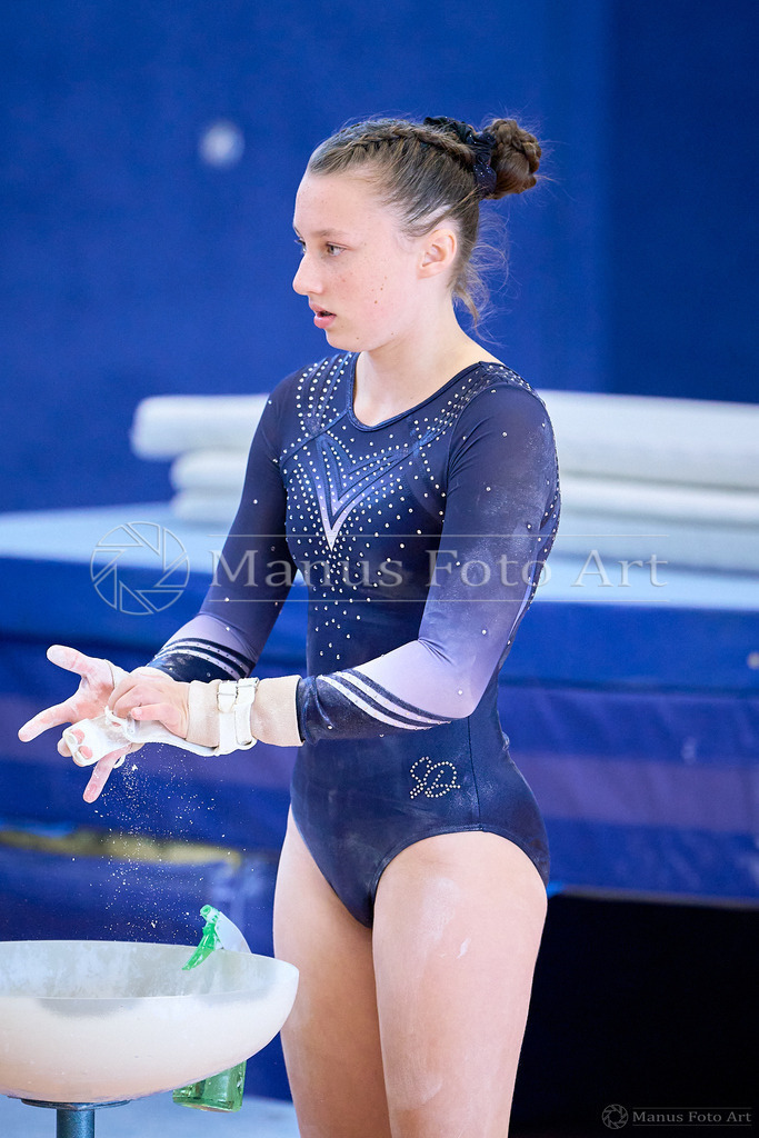 2024-10-06-1-A-DSC01077 | Professionelle Sportfotografie in Hamburg, Schleswig-Holstein und Niedersachsen – spezialisiert auf Rhönrad, Geräteturnen, Leistungsturnen und rhythmische Sportgymnastik. Bundesweite Begleitung von Rhönrad-Events. Jetzt Sport-Fotos - Realisiert mit Pictrs.com