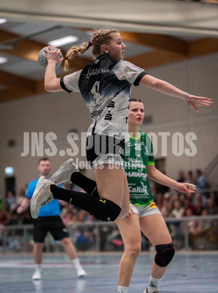 Handball I Frauen I Saison 2025-2026 I 3. Liga Staffel Nord I 13. Spieltag I SC SFN Vechta -Buxtehuder SV II-56 | Leni Stolle (8, Buxtehuder SV II) - Realisiert mit Pictrs.com