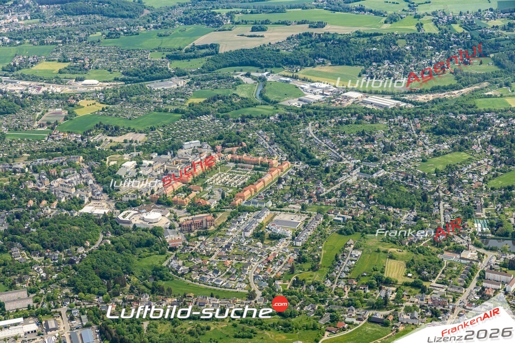 Die Luftaufnahme Stadtgebiet-West - Plauen wurde 2022 vom Flugzeug aus (keine Drohne) erstellt. Hohe Auflösung -für große Poster und Wandbilder geeignet - Garantiert!