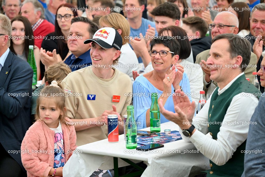 Empfang Daniel Tschofenig | Einzug Daniel Tschofenig, Mama Monika Tschofenig , Papa Gerhard Tschofenig, Empfang Daniel Tschofenig, Empfang Daniel Tschofenig am 10.05.2025 in Hohenthurn (Mehrzweckhaus Hohenthuurn), Austria, (Photo by Bernd Stefan)