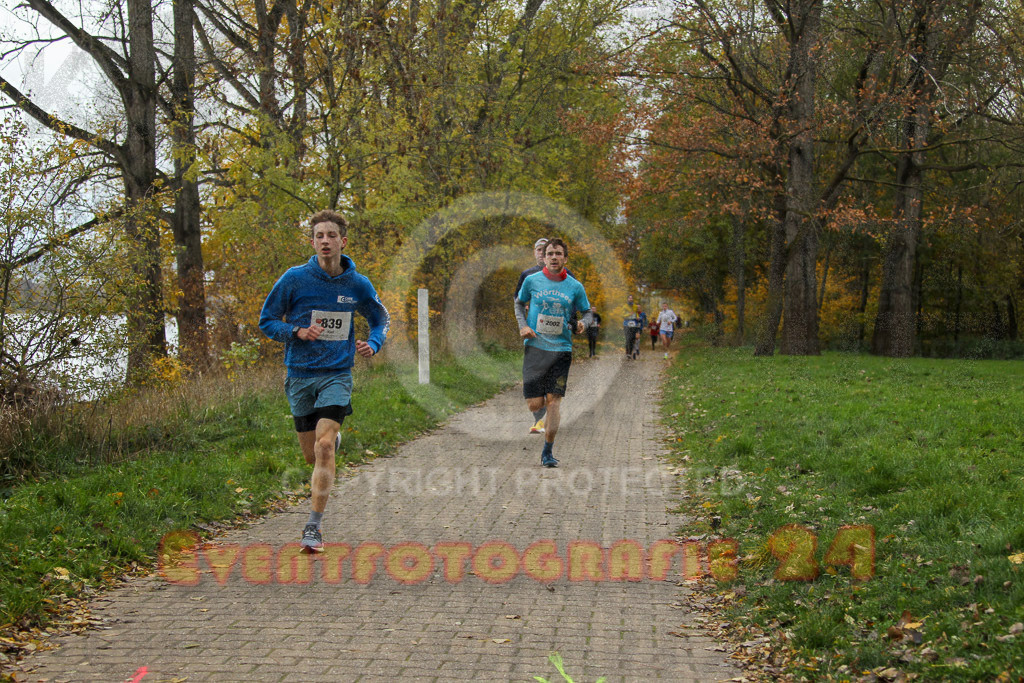 221127_1037_EV4_1755 | Sportfotografie im Rhein-Sieg Kreis, Köln, Bonn, NRW, Rheinland Pfalz, Hessen, etc. Unser Tätigkeitsfeld umfasst den Laufsport vom Volkslauf über den Marathon, Duathlon, Triathon bis zum Ultralauf wie Kölnpfad Ultra oder Schindertrail.