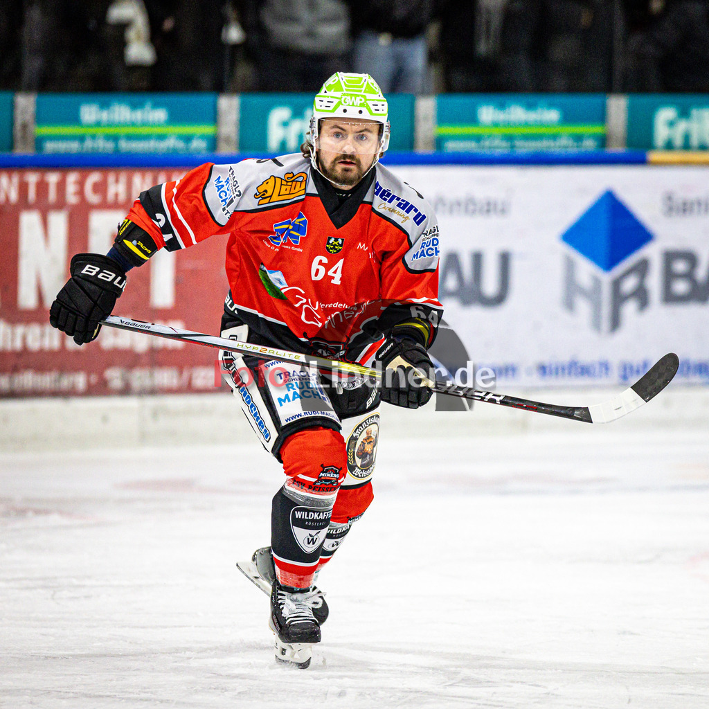 TSV Peißenberg MINERS gegen EHC Königsbrunn PINGUINE | Eishockey Bayernliga Herren Playoffs Viertelfinale 2024/25 - Spiel 4 von 7, TSV Peißenberg MINERS gegen EHC Königsbrunn PINGUINE, 20250216,Marek HALODA (MINERS 64) in Aktion, Freisteller,2025-02-16 in Peißenberg (Eisstadion Peißenberg)Marek HALODA (MINERS 64)Copyright: WolfgangxLindner foto-lindner.de