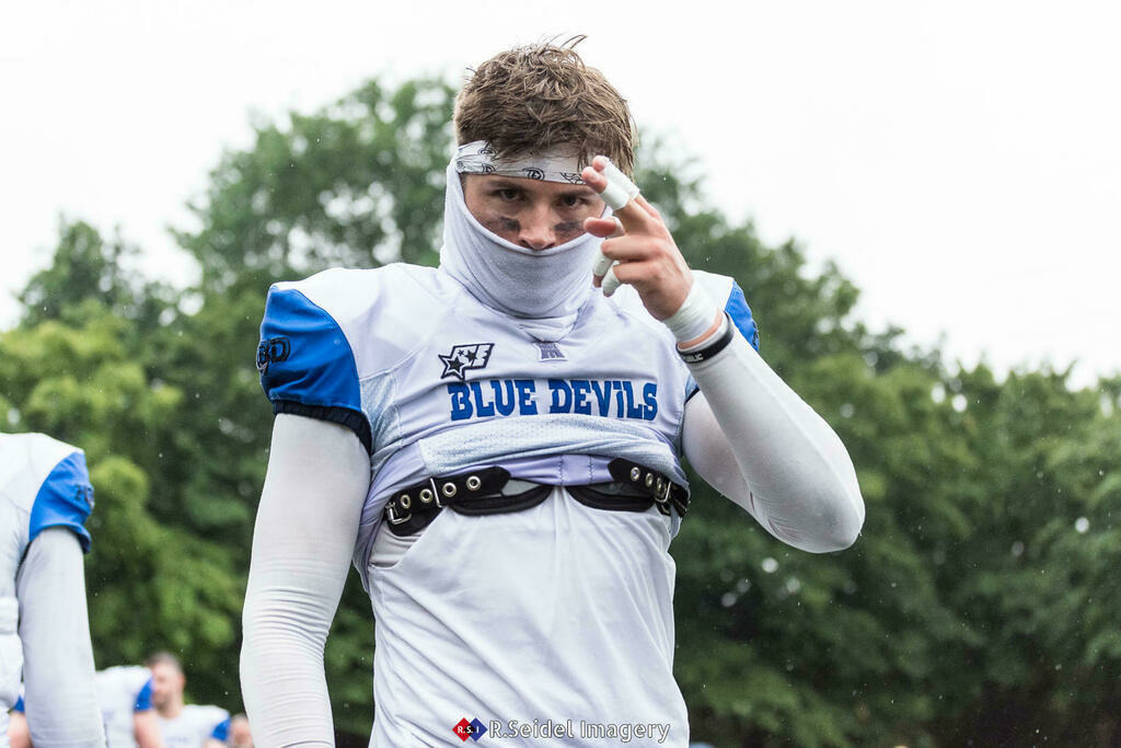 American Football, Saison 2023, Regionalliga Nord, Black Swans - Hamburg Blue Devils, TSG Swans Field, 01.07.2023, 6. Gameweek | Benjamin Laurenz Schümann (#1, Blue Devils)
