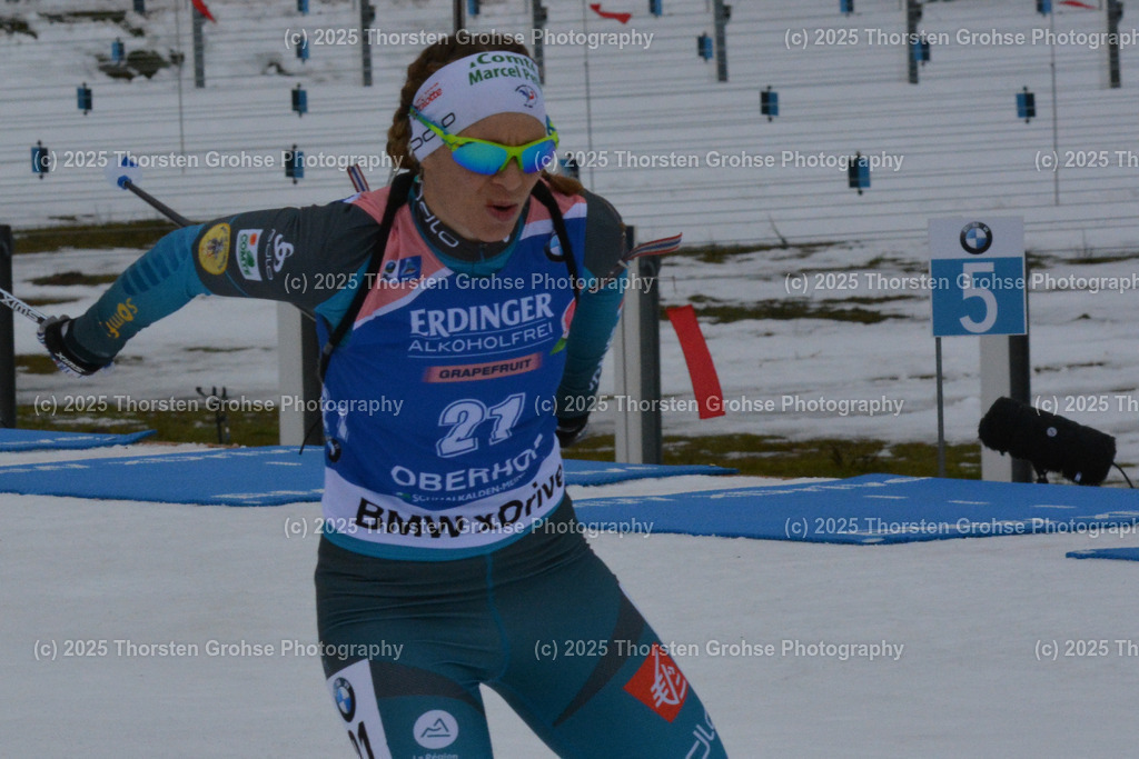 IBU WC Biathlon Oberhof 2018 | BESCOND Anais (FRA); IBU WC Biathlon Oberhof 2018, 10 km Verfolgung der Frauen am 06.01.2018 in der DKB Ski Arena in Oberhof, (Deutschland) - Realisiert mit Pictrs.com