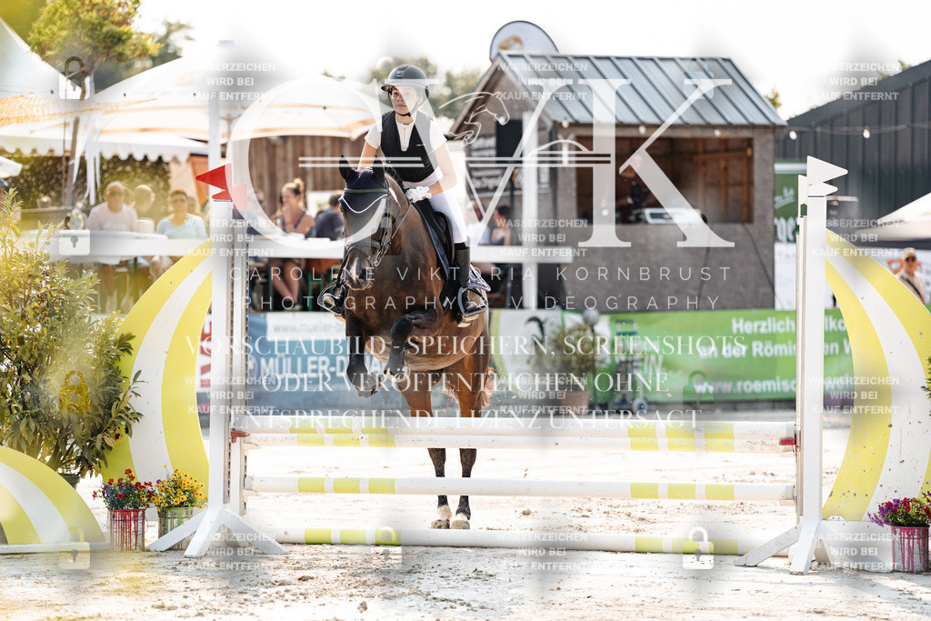CK902792 | Turnierfotografie Pferdefotografie Trier Rheinland-Pfalz Pferdesport Reitsport Tierfotografie Sportfotografie Pferdevideo Pferdevideografie Equestrianvideography equestrianphotography  - Realisiert mit Pictrs.com