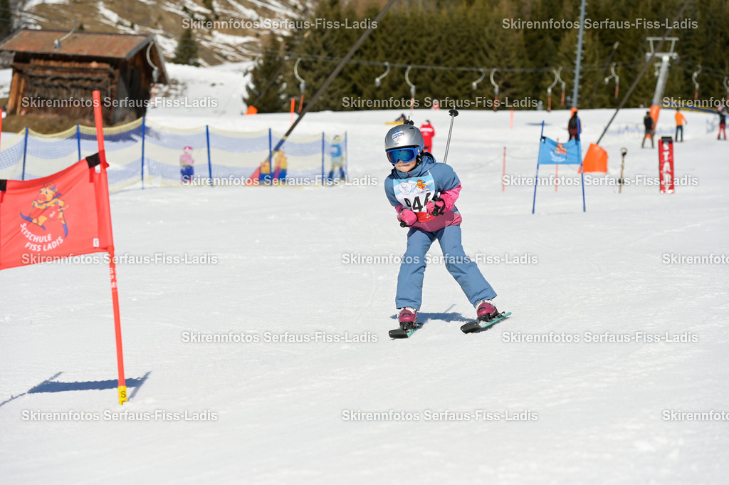 SRF_27.02.2026_321 | Skirennfotos,Serfaus,Fiss,Ladis,Kinderskirennen,Winter,Tirol,Oberland,skirace,SFL,feelfree,weil wir's genießen,ski,Ski,skifahren,Sonnenplateau, - Realisiert mit Pictrs.com