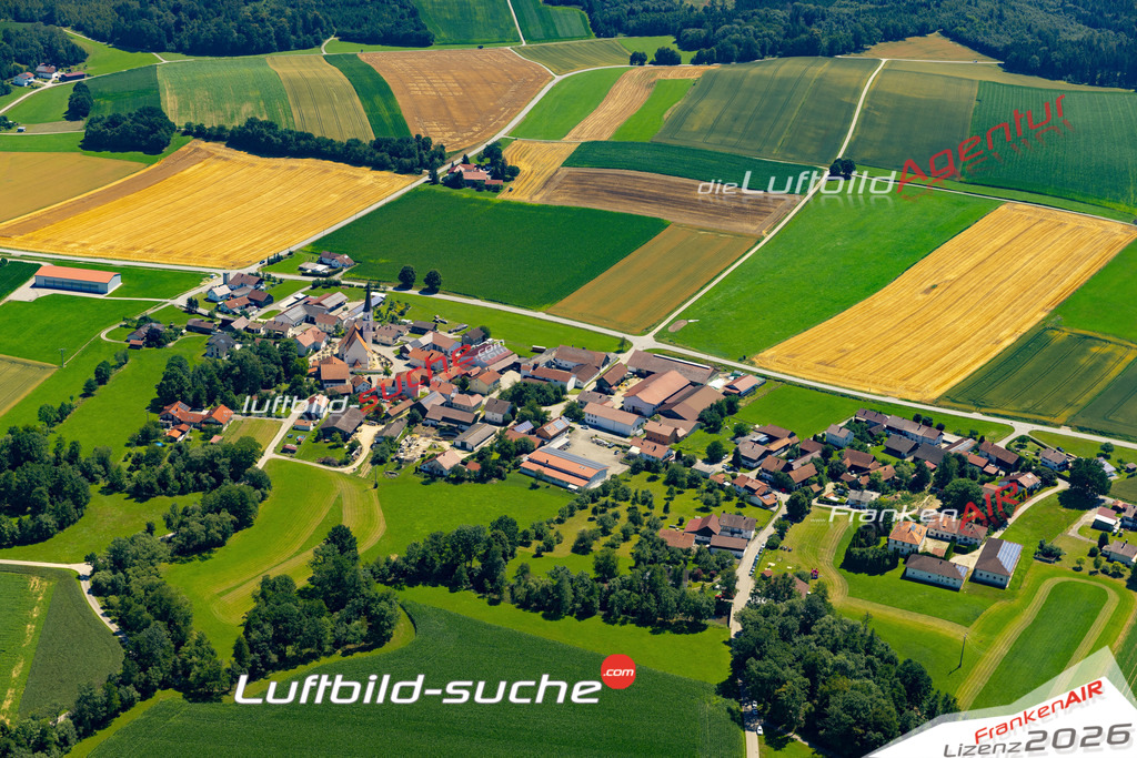 Aktuelles Luftbild von Uttigkofen Aldersbach - Die Luftaufnahme wurde 2022 mittels UL-Flugzeug erstellt ( keine Drohne ) - hochauflösende Kamera-Systeme von  Canon -Beste Qualität - Für grossformatige Ausdrucke geeignet. Die Geschenkidee !
